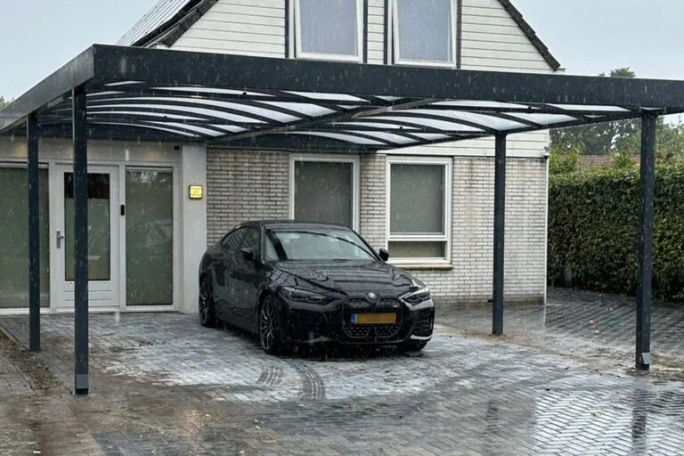 https://carportnederland.nl/wp-content/uploads/2024/12/Carport_Nederland_auto_07-768x512.jpg