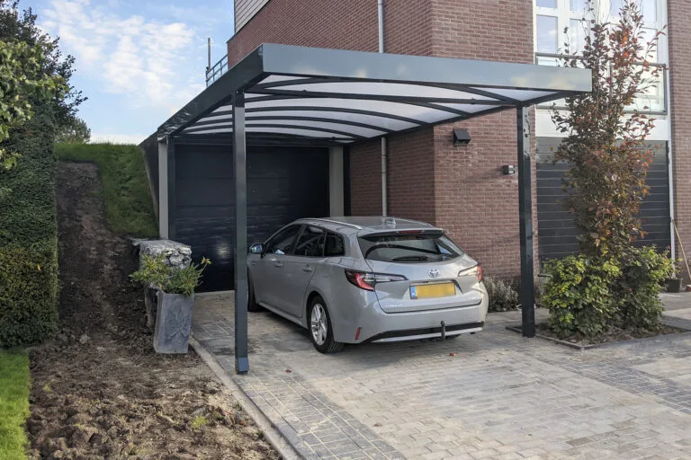 https://carportnederland.nl/wp-content/uploads/2024/12/Carport_Nederland_garage_01-768x512.jpg